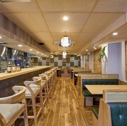 【최대 56분까지 대응.일체감이 있는 공간에서 극상의 연회를】 난바·니혼바시로부터 좋은 액세스.전망이 좋은 원 플로어의 점내는, 최대 56분까지의 전세에 대응하고 있어 회사 연회나 동창회, 단체 여행에 최적입니다.전원이 같은 「스키야키」라는 냄비 요리를 둘러싼 체험은, 참가자끼리의 유대를 깊게 합니다.