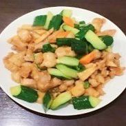 Stir-fried chicken and cucumber
