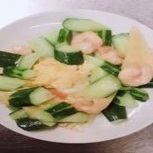 Stir-fried shrimp and cucumber