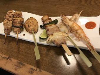 Assorted yakitori [6 pieces] (thigh, green onion, meatball, bamboo plum, duck green onion, gizzard)