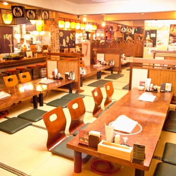 The inside of the store can hold a banquet of up to 120 people.The tatami room is large and ideal for a relaxing welcome and farewell party ♪ Thank you for being near the station ☆ After a meal at Yotaro, there is a long-established BAR in Sakai founded in 19 years and karaoke [500 yen all-you-can-sing] casual BAR and authentic There is a lot of fun up to Dart BAR [Is the signboard designed by Kobukuro?]!
