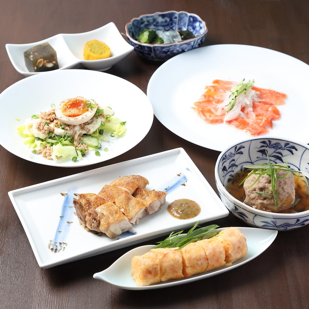 味はもちろん、写真映えする一品料理。落ち着いて楽しめる空間！