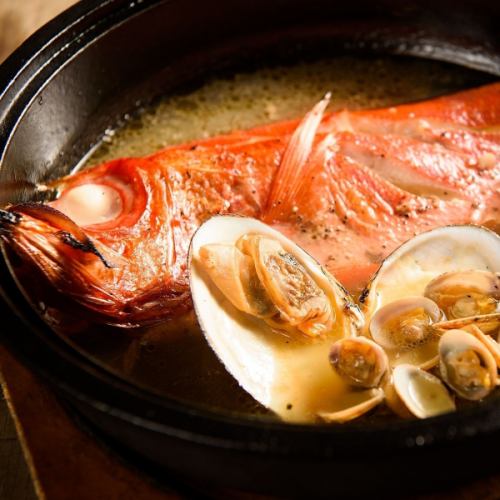 一度はお召し上がり頂きたい地金目鯛のアクアパッツァ