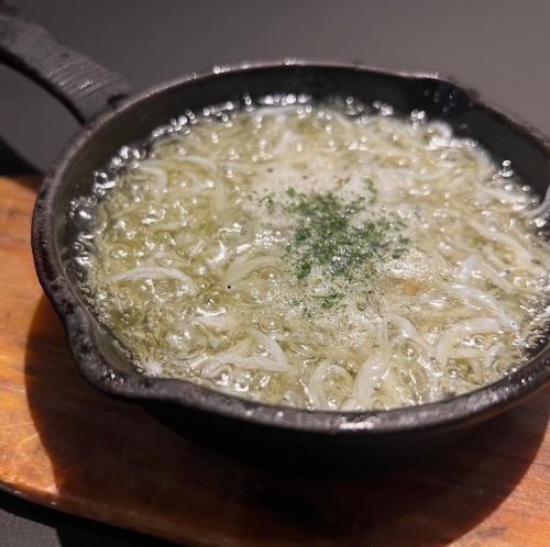 釜揚げしらすアヒージョ