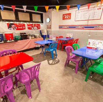 会社宴会や歓送迎会、打ち上げなど、大人数でのパーティーには貸切がおすすめです◎店内の全スペースを貸し切ることで、他のお客様を気にすることなく、一体感のある盛大なパーティーが開催可能です♪ご予算や人数に合わせて、お料理やドリンク、レイアウトなども柔軟に対応させていただきますのでお気軽にご相談ください。