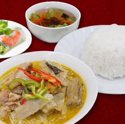 ランチを彩る♪豊富な「ご一緒にどうぞ」小皿メニュー