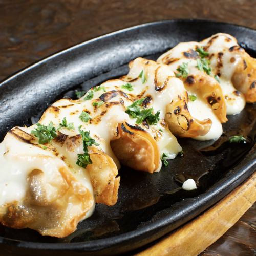 しそ餃子～ラクレットチーズソースがけ～