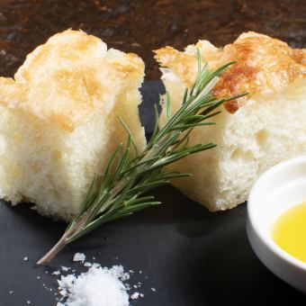 自家製フォカッチャ