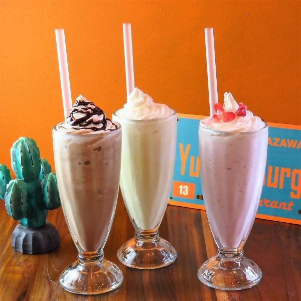 "5 types of American-sized ★ shakes ★ that you can enjoy like dessert" 650 yen each