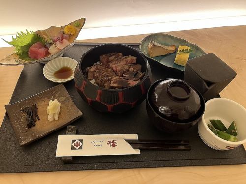 牛肉mabushi套餐（Mikawa的大理石牛肉）