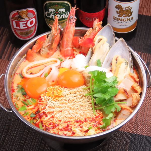 海鮮の旨みが溶け込むクセになる本場タイ式ラーメン鍋