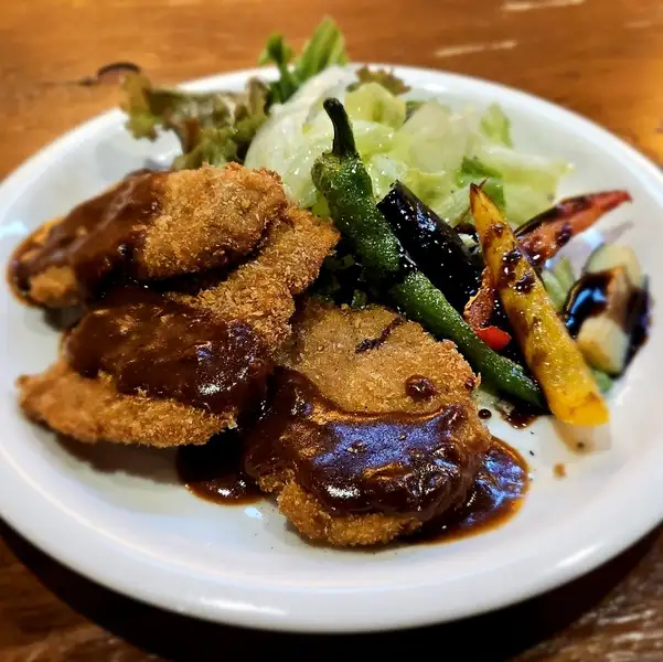 【10月限定】大麦豚のヒレカツと素揚げ野菜のバルサミコソースの定食