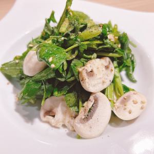 Lemon-scented watercress and mushroom salad