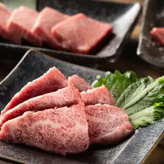 黒毛和牛を980円～！ こだわりの芝浦直送の新鮮肉をリーズナブルにご提供！