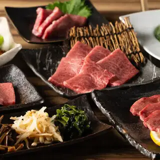 In addition to Wagyu yakiniku, we offer a wide variety of à la carte dishes! We also have seasonal limited-time menus, and we look forward to welcoming you!
