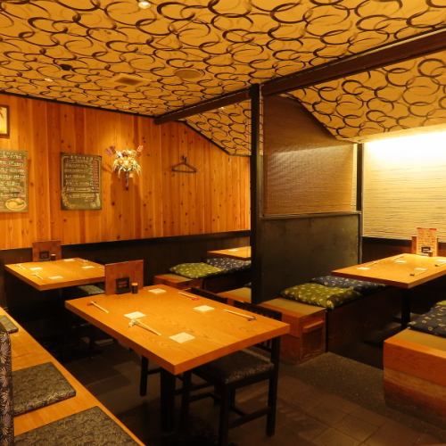 親しい仲間と語り合う夜