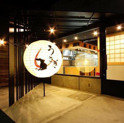 On weekends, families, couples, tourists, etc.On weekdays, it is often used by office workers and those who work nearby.It is loved as an okonomiyaki izakaya that you can easily enjoy in Harajuku.For large-scale use such as company banquets, please consult us for charter use ♪
