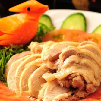 A fascinating dish full of juicy meat ♪ Authentic bar chicken