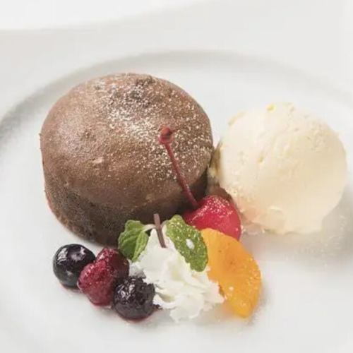 Fondant au Chocolat with vanilla ice cream