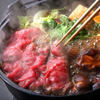 Sukiyaki♪ [3 hours all-you-can-drink included] All-you-can-eat 33 items including domestic beef sukiyaki and meat sushi [4980 yen → 3980 yen]