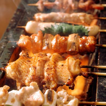 일~목 한정【2H 음료 무제한 첨부】해물 초밥 & 고기 초밥 첨부, 닭꼬치 등 전 35품 뷔페 【3100엔→2100엔】