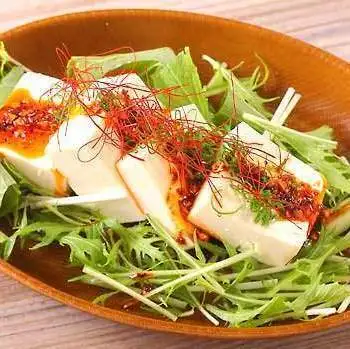 ピリ辛豆腐サラダ