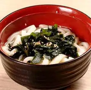 Warm wakame udon