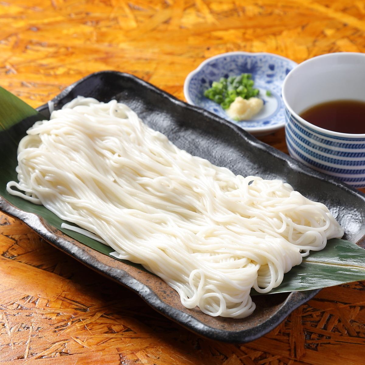 富山の郷土料理氷見うどんや大門ソーメンで〆はさっぱり！