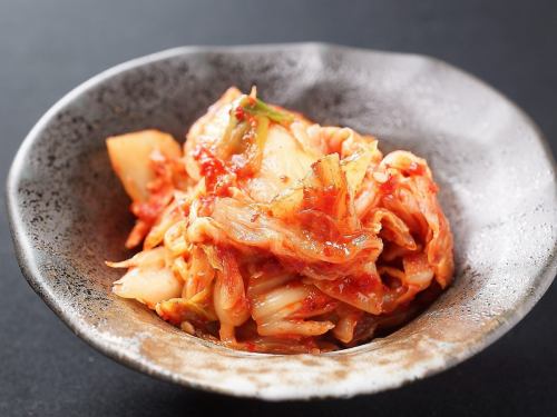 Chinese cabbage kimchi / radish kimchi / cucumber kimchi