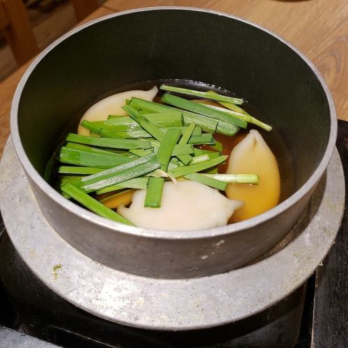 自慢の餃子は焼き餃子から水炊き餃子まで多彩にご用意♪