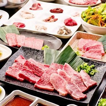 The best value for money! A really delicious all-you-can-eat yakiniku restaurant where you can choose from a buffet or an à la carte menu!