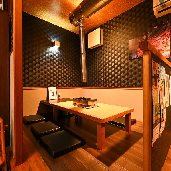 【おひとり様からお気軽にご来店ください♪】カウンター、テーブル、お座敷と席種が豊富で、どなたさまもご来店いただきやすいお店です☆お仕事帰りのお食事やご夫婦の記念日デート、お子様とご一緒の外食など、幅広くお使いいただけます！