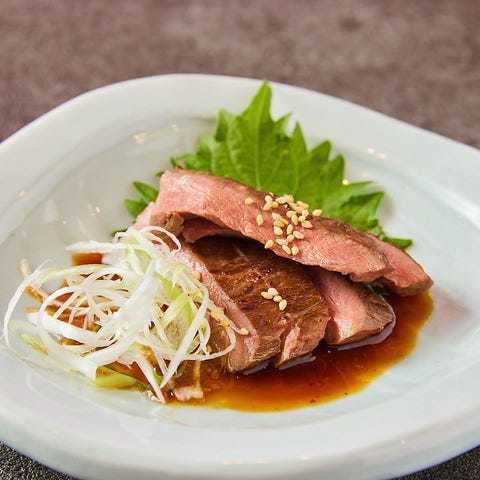 Roasted beef heart sashimi cooked at low temperature