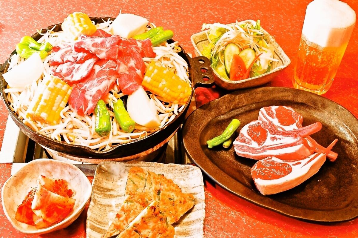 京都では珍しいジンギスカン専門店。本場北海道の炭火焼ヂンギスカンをどうぞ。
