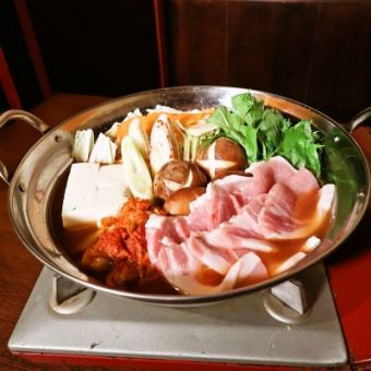 【5,500円コース】選べる鍋と炭火焼4種盛りが楽しめる◆10品+2.5時間飲み放題付