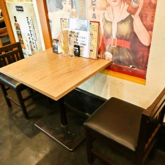 1名様、2名様等少人数でお楽しみ頂けるお席ございます。ちょい呑みサク呑みにも是非。