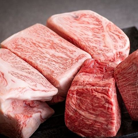 全国から取り寄せた厳選食材の鉄板焼きをご堪能ください