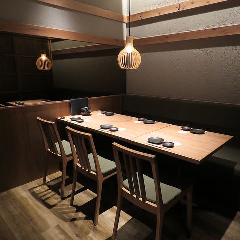 Fully equipped private rooms for 2 to 50 people