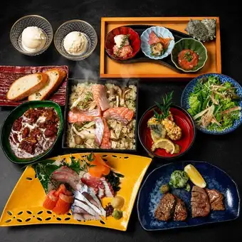 【午餐超值优惠！】“Rinrin”餐厅提供精选食材烹制的豪华13道菜套餐，外加2小时无限畅饮，仅需7500日元。