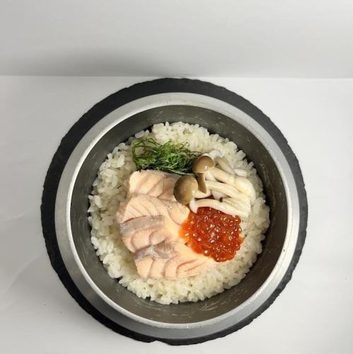 サーモンといくらの釜飯