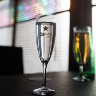 【2名様掛けテーブル席】ご友人同士やカップル、ご夫婦など幅広く利用できます◎曜日限定ランチもぜひご賞味あれ！