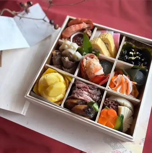 [Limited Quantity] Osechi (New Year's Feast) - 7-inch, 1-tier (serves 1-2 people)