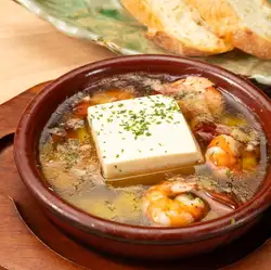 海老とチーズ豆腐のアヒージョ