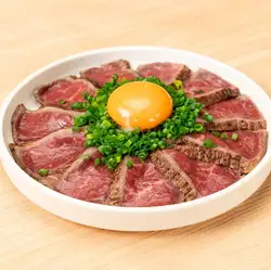 黒毛和牛の肉刺しユッケ