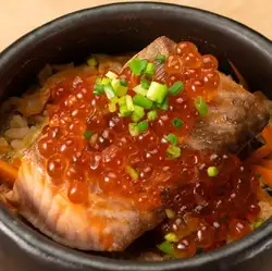 鮭といくらの親子釜飯