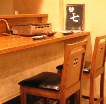 Counter seats are also available so that even one person can come to the store ♪