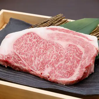 Yonezawa beef rump steak (lean) 100g