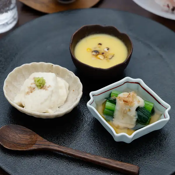 【和洋韓が彩る季節の創作料理】旬の逸品から和牛ユッケ・純テールコムタンまで彩り豊かな小鉢＆一品