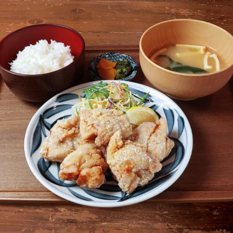 秘伝の鶏唐揚げ定食