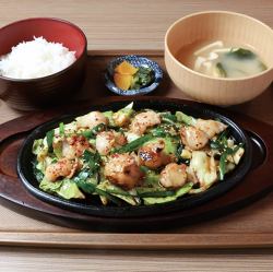 和牛もつ焼き定食